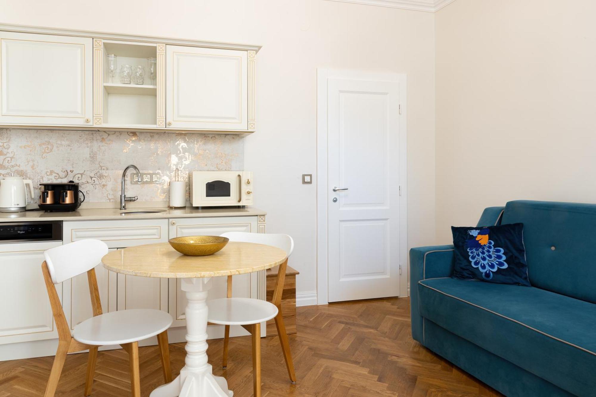Apartment Fancy Flats *